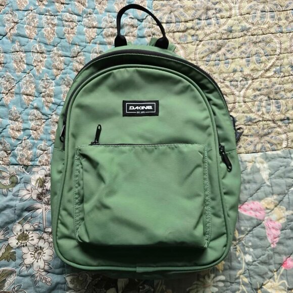 Dakine Essentials Mini Backpack 7L - Picture 3 of 9